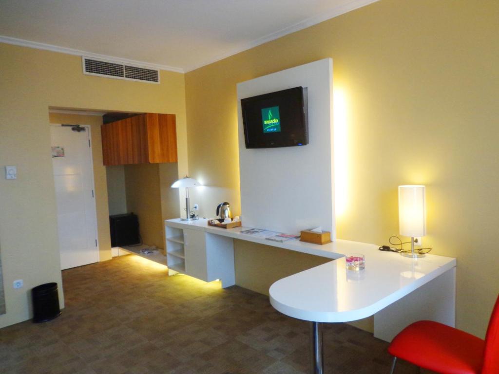 Sapadia Hotel Siantar Пематангсиантар Экстерьер фото
