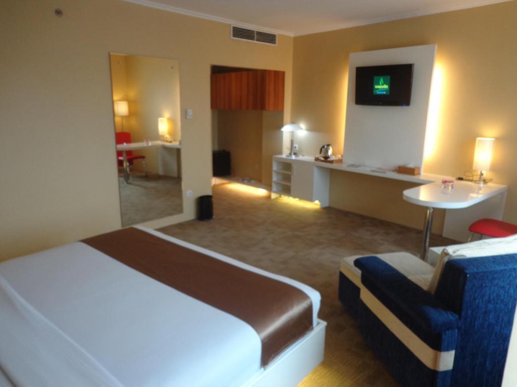 Sapadia Hotel Siantar Пематангсиантар Номер фото